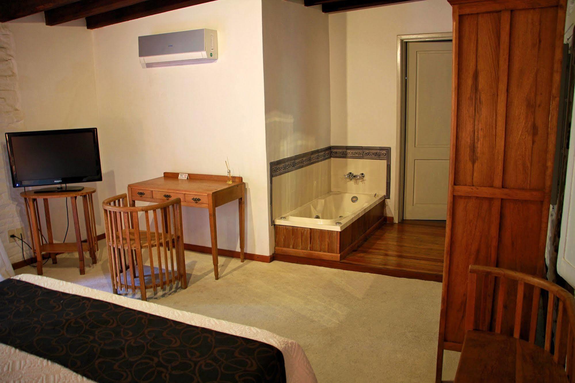 Posada Manuel Lobo Колония-дель-Сакраменто Экстерьер фото